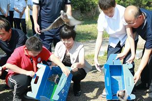 意媒：曼联无意买断阿姆拉巴特，尤文有意租借或用阿图尔交换